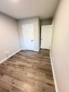 Renovated 3 Bed, 2 Bath Main Floor | 3 Parking, Laundry & Yard - Photo 6