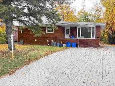 Renovated 3 Bed, 2 Bath Main Floor | 3 Parking, Laundry & Yard - Photo 13