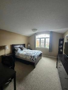 Spacious townhouse available January 1st - Photo 2