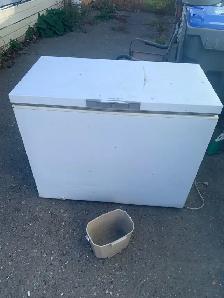 4’ chest freezer 45.00 obo need gone asap