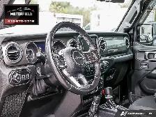 2019 Jeep Wrangler Unlimited Sahara 4WD One Owner, Accident Fre - Photo 9