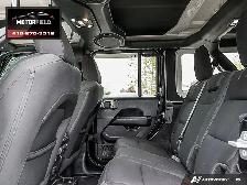 2019 Jeep Wrangler Unlimited Sahara 4WD One Owner, Accident Fre - Photo 20