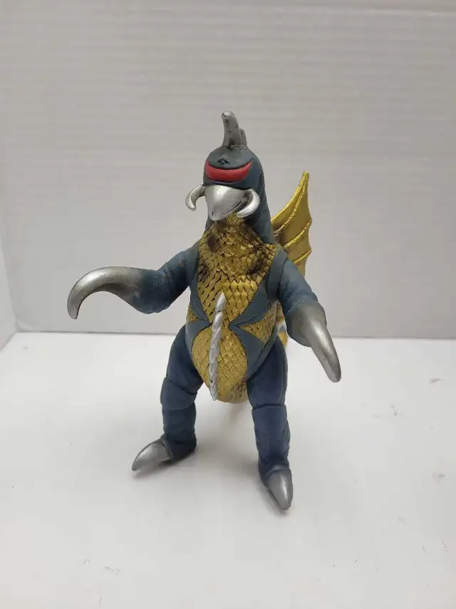 Gigan Bandai 1998 7' Figure Godzilla-verse