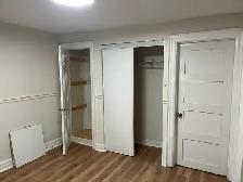BRIGHT ROOM MAIN FL -50m TO PLAZA STEELES AND BATHURST NEAR BUS - Photo 2
