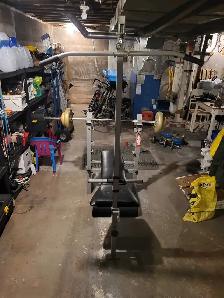 I have a wight bench and some weights included - Photo 2
