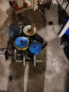 I have a wight bench and some weights included - Photo 3