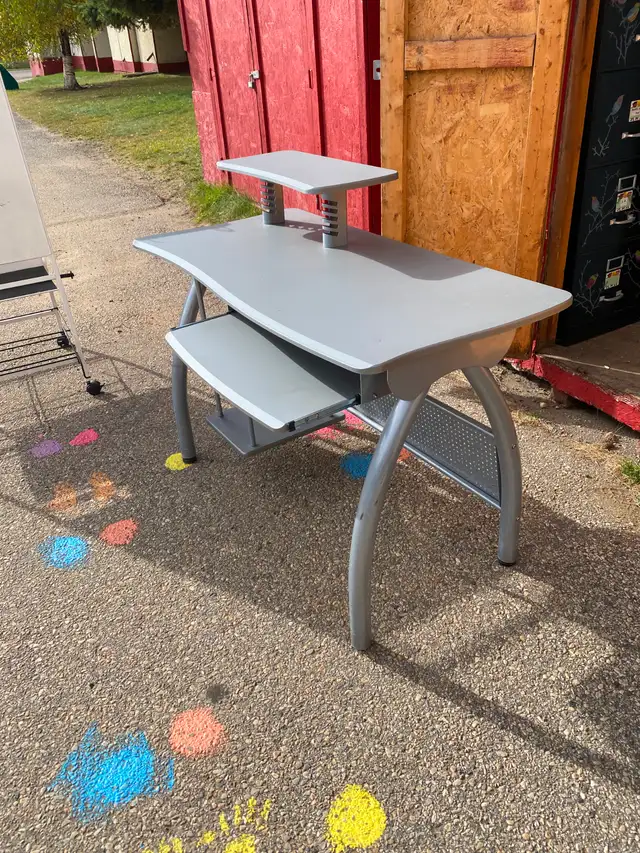 Free desks