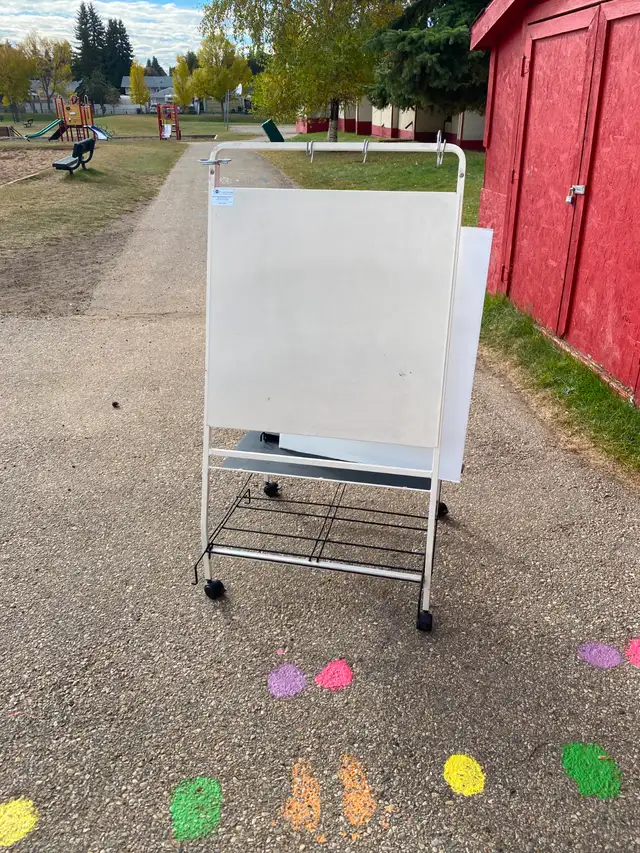 Free easel