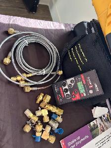 Crystal 30 Series Pressure Calibrator 36/3000 PSI w/ Hoses - Photo 2