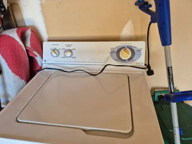 GE FULL SIZE WASHING MACHINE