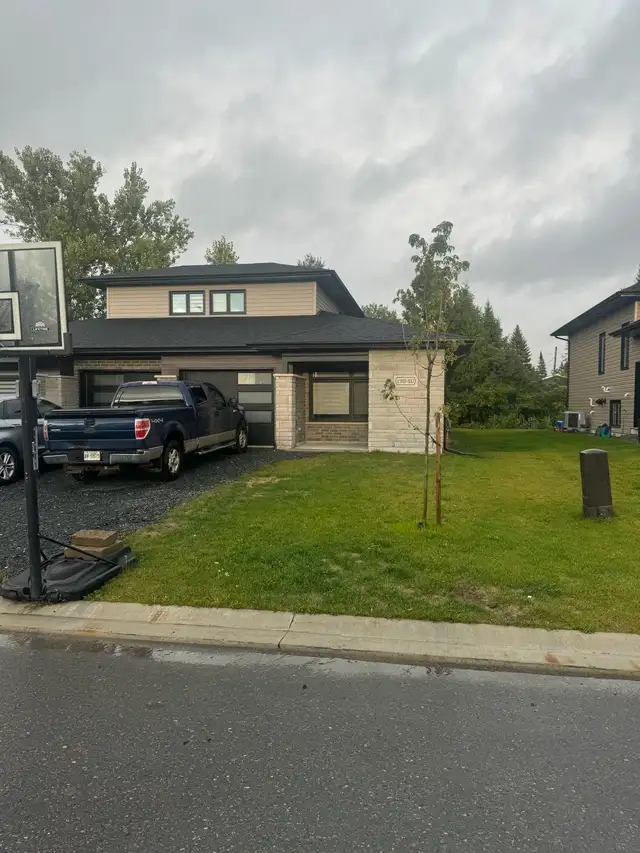 3 Bedroom, 3 Bathroom Apartment