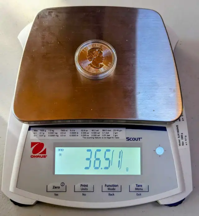 fine silver coin 2022 Canadian $5 Silver Maple Leaf