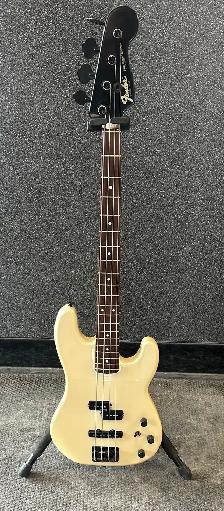 2008 Fender Duff Mckagen Jazz Bass w/bag (31741187)