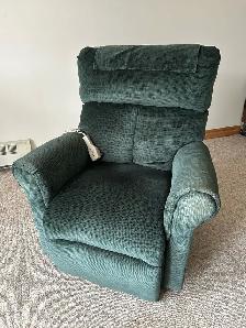Electric lazy boy chair     free.  works good