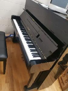 Gently used upright Hyundai Piano for sell $1,050. - Photo 3