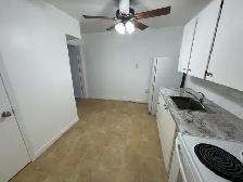 Smaller 1 bedroom unit, private entrance, east Barrie - Photo 3