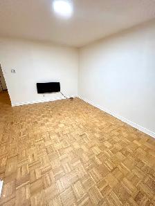 Grand 5 1/2 avec cour et garage à louer - Photo 2
