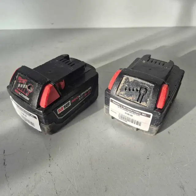 2x Milwaukee 5Ah Battery (32490331)