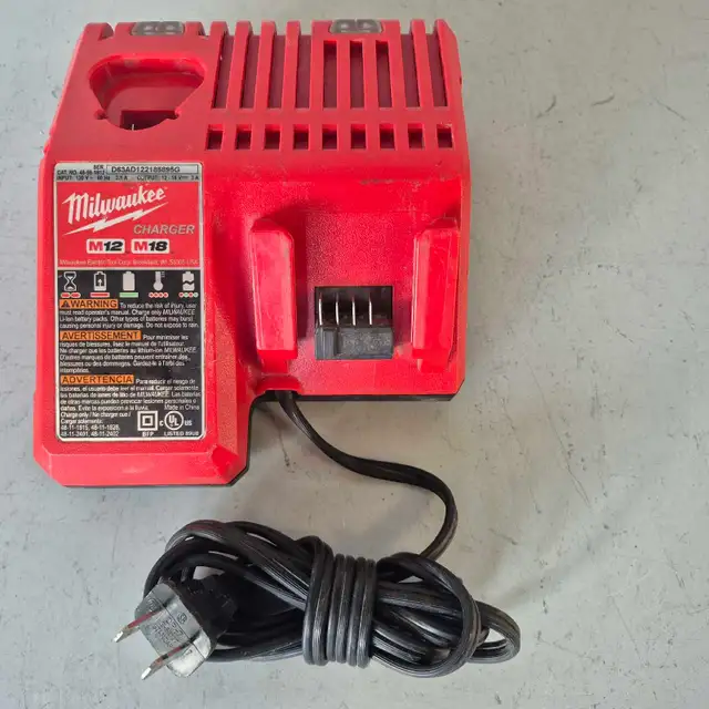 12/18v Milwaukee 48591812 Battery Charger (32490331)