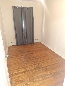 3 Bedroom Apartment - $2100  Electricity - Photo 8
