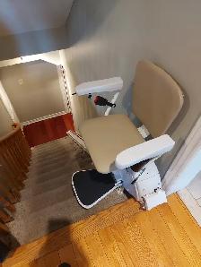 Stairlifts For Sale New & Refurbished - Photo 3