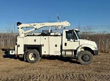 2015 international 4300 service truck - Photo 2