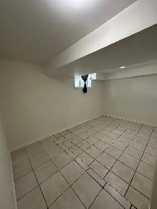 Semi Detached Raised Bungalow in Mississauga (Downstairs Unit) - Photo 3