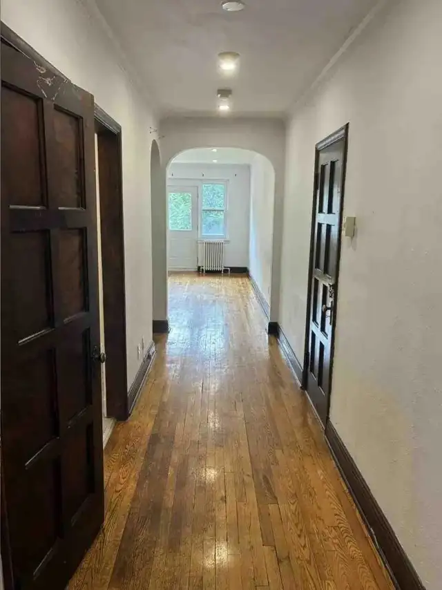 Bright 4 1/2 Apartment by Loyola For Rent/Lease, Cession de Bail