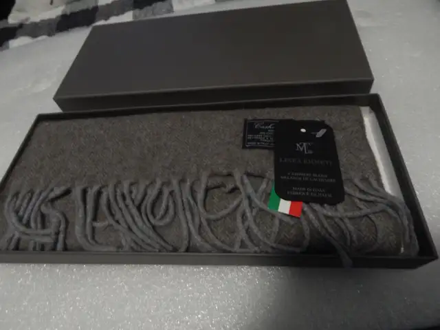 Linea Emmeti Scarf Brand NEW, Gift Box