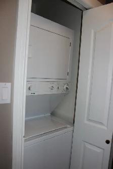 Legal Main Floor 2 Bedroom Suite For Rent - Photo 7