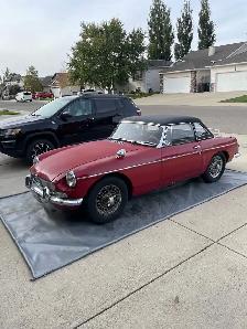 1964 MGB convertible with hardtop - Photo 2