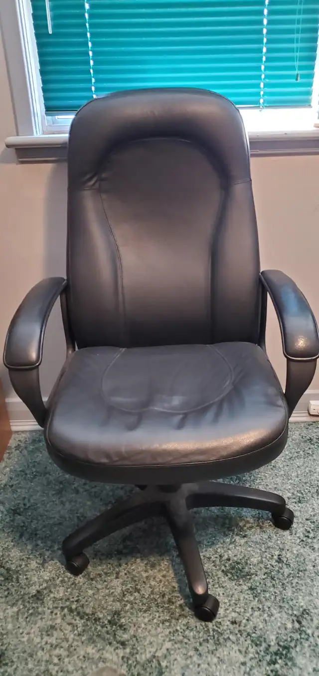 HIGH BACK CHAIR - COMFY - EASY ROLLER - GENTLY USED