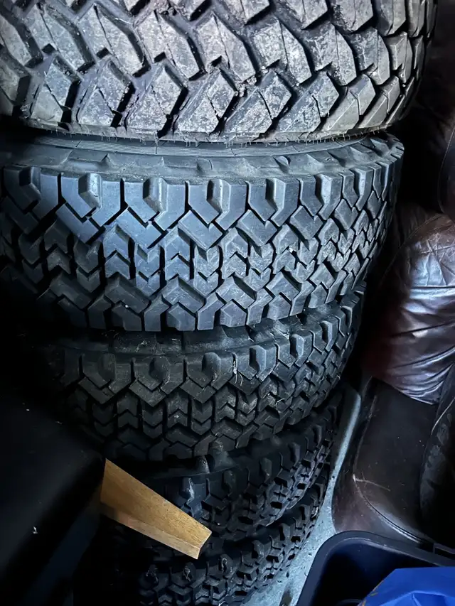 Continental MPT81 335/80R20 Tires on Ford 8-Lug Wheels (x4)