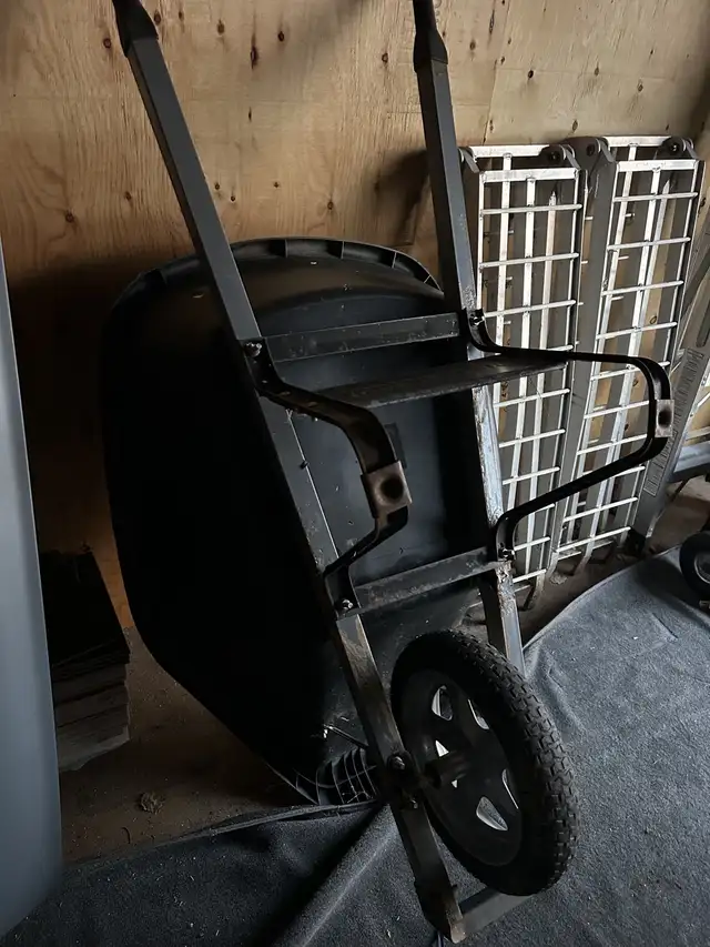 Heavy Duty Wheelbarrow - Steel Frame
