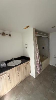 Warm and Spacious 4-Bedroom House for Rent – $2,000/Month - Photo 5