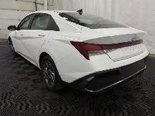 2025 Hyundai Elantra - Photo 9