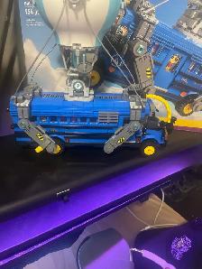 Lego Fortnite Set, Kit and Battle Bus Set - Photo 2
