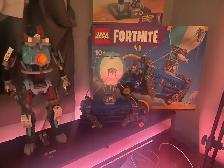 Lego Fortnite Set, Kit and Battle Bus Set - Photo 4