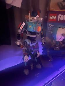 Lego Fortnite Set, Kit and Battle Bus Set - Photo 6