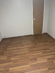 2 Bed   1.5 Bath Basement Suite in Penbrooke — $1,250/mo - Photo 4