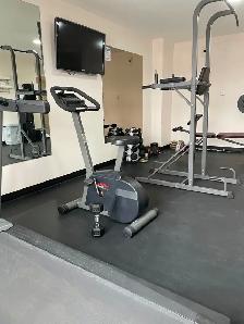 Affordable Weekly & Monthly Hotel Rooms – Clean & Comfortable - Photo 8