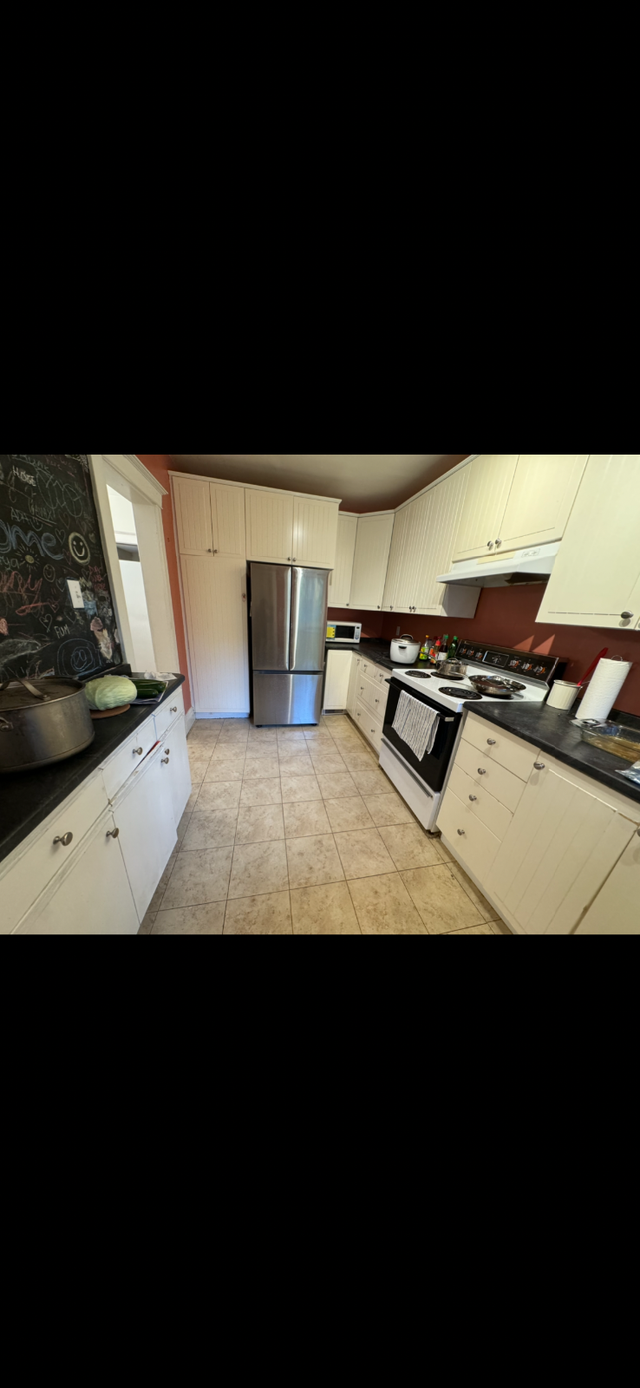 2 Furnished Bedrooms in Hamilton near McMaster University 4 Rent