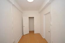 renovated one bedroom, College and Spadina - ID 4771 - Photo 12