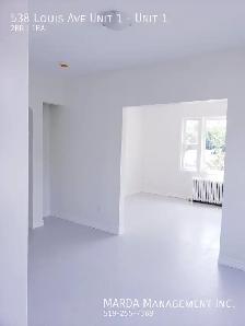 CHARMING 2 BED/1 BATH NEAR DOWNTOWN   HYDRO & GAS! - Photo 3