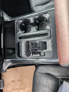 2023 Ford F-150 Lariat LARIAT 4WD SuperCrew 5.5&amp.apos. Box - Photo 23