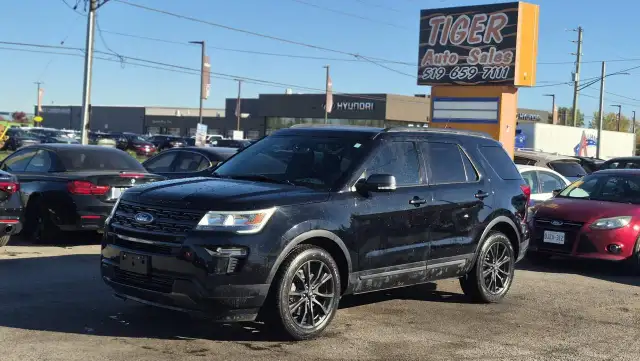 2018 Ford Explorer XLT, 4X4, ONLY 127KMS, 7 PASSENGER, CERTIFIED