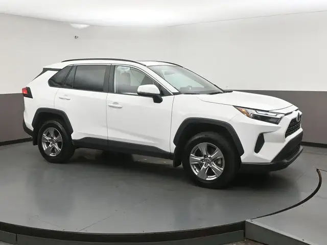 2025 Toyota RAV4 XLE PRICE REDUCED | 41,219 km | 902-464-9550 LO
