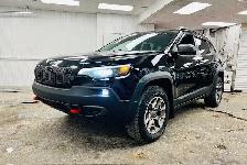 TRAILHAWK V6 4X4 1 PROPRIOCUIRBLUETOOTHCARPLAYSIÈGES&VOLANT
