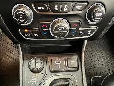 TRAILHAWK V6 4X4 1 PROPRIOCUIRBLUETOOTHCARPLAYSIÈGES&VOLANT - Photo 23