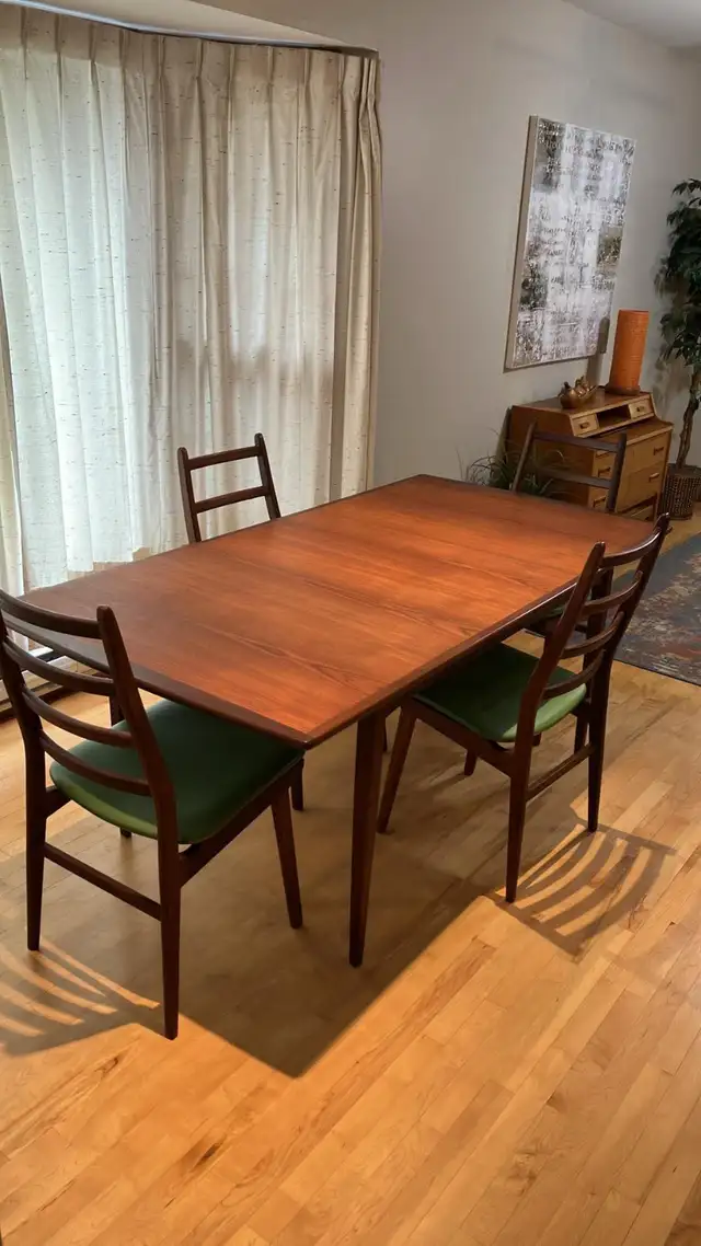 Mid century TEAK TECK Ensemble salle à manger. GRANDE table. Cha